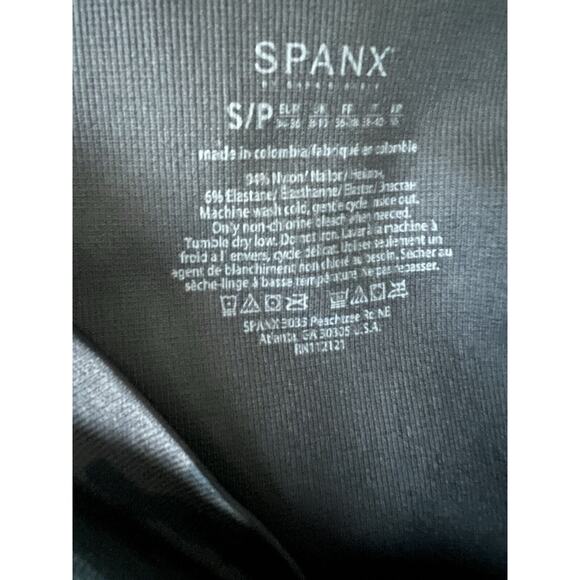 NWT SPANX look At Me Now Black Camo Leggings Womens Seamless Size Small Cropped - Picture 5 of 8